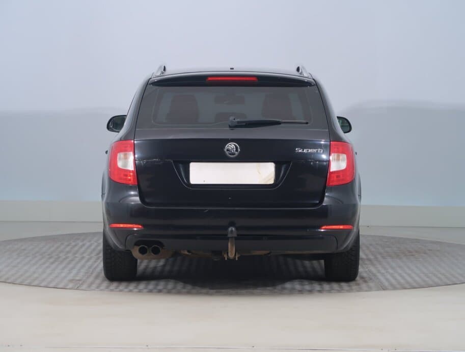 2011 Škoda SUPERB - 6