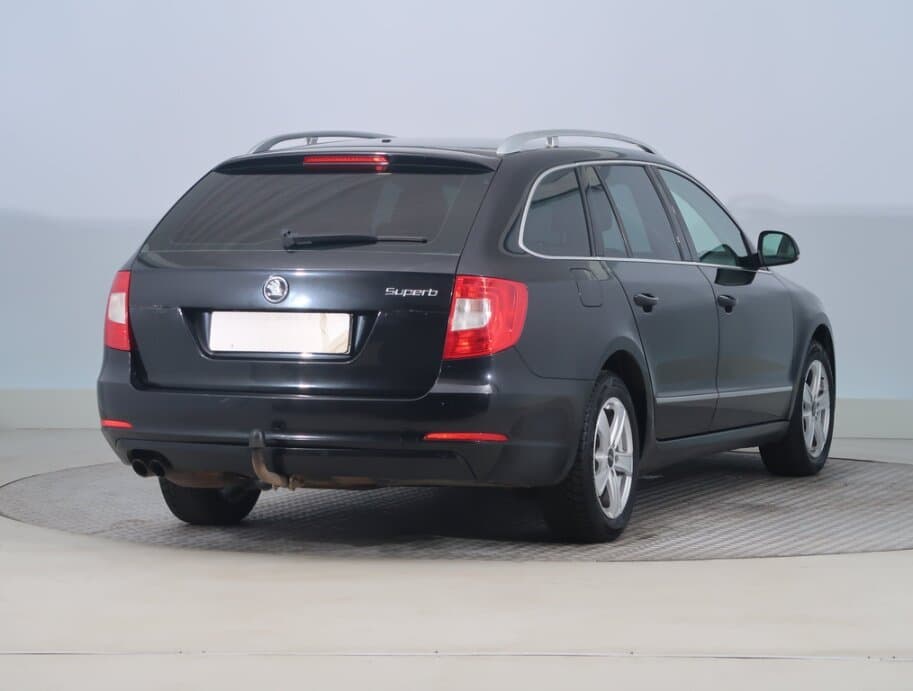 2011 Škoda SUPERB - 7
