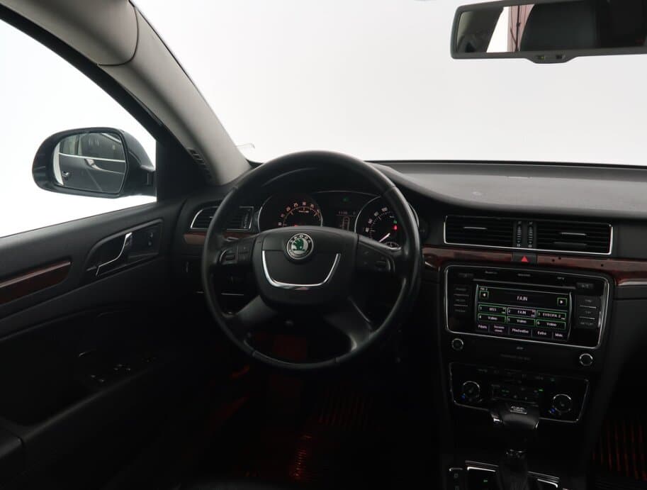 2011 Škoda SUPERB - 9