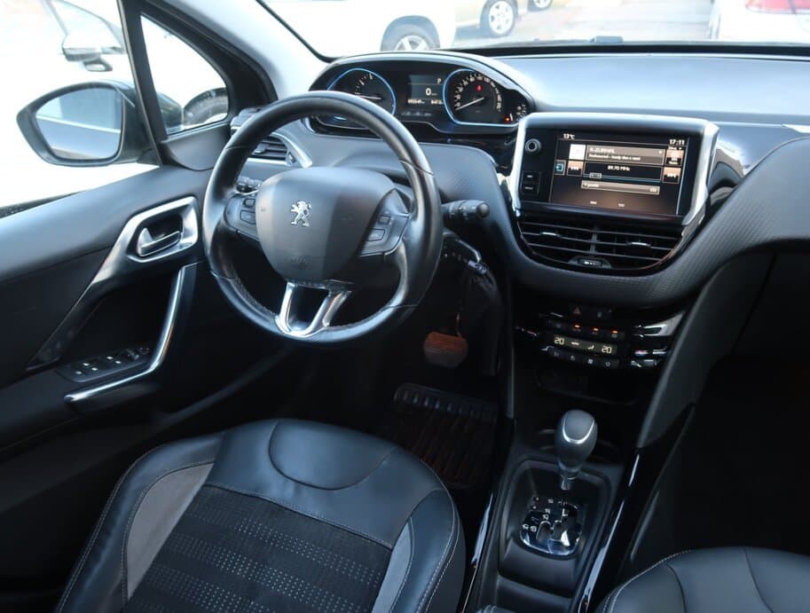 2017 Peugeot 2008 - 17