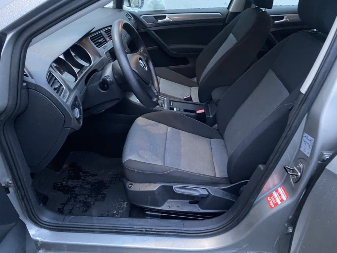 2013 Volkswagen GOLF - 9
