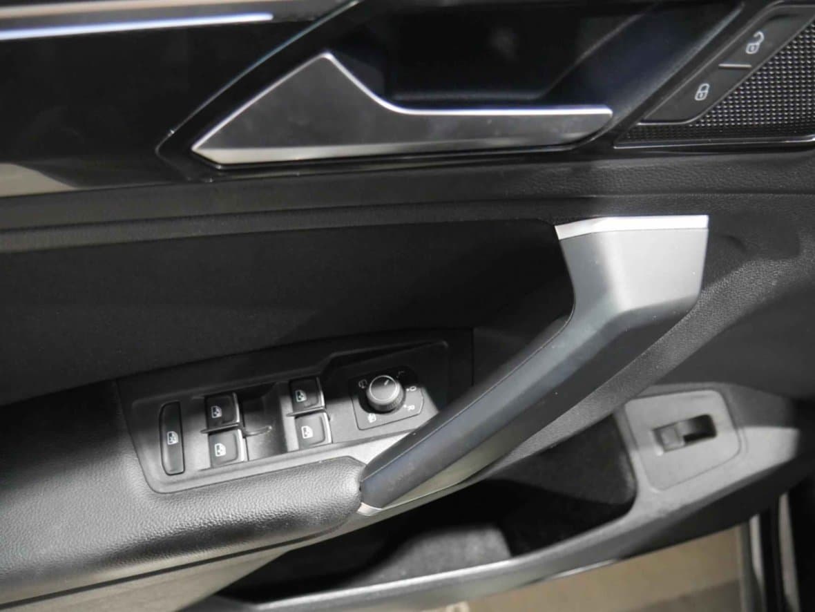 2017 Volkswagen TIGUAN - 11