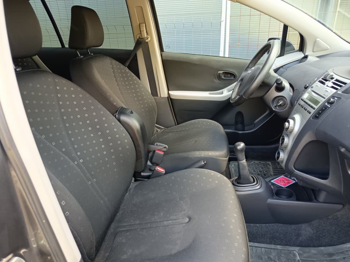 2008 Toyota YARIS - 6