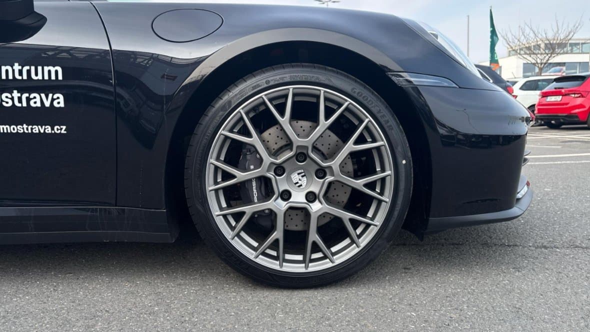 2026 Porsche 911 - 8