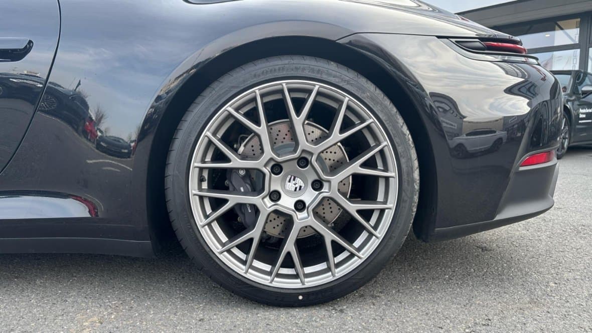 2026 Porsche 911 - 11