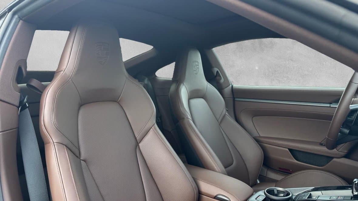 2026 Porsche 911 - 16