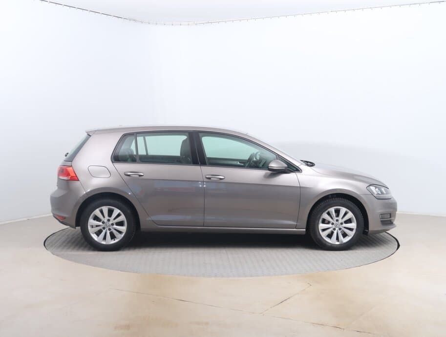 2016 Volkswagen GOLF - 8