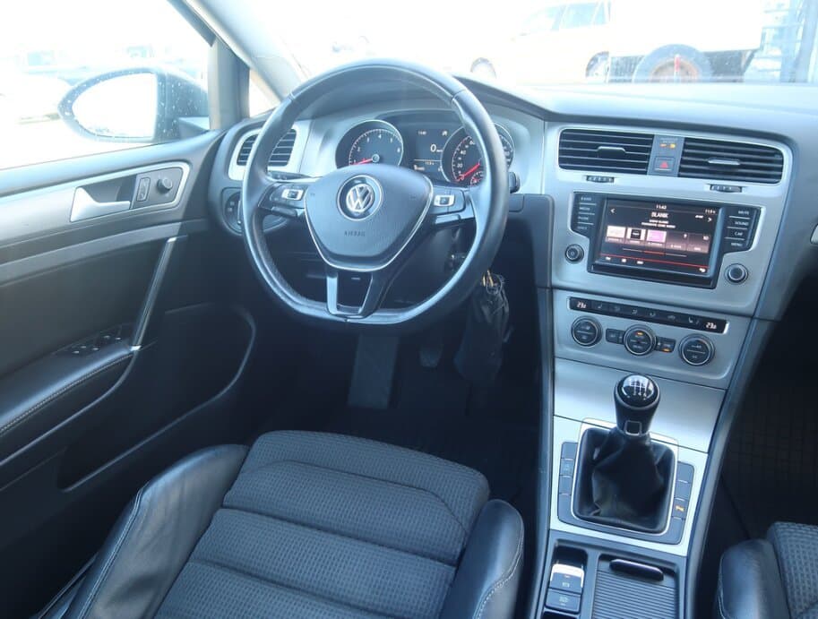 2016 Volkswagen GOLF - 9