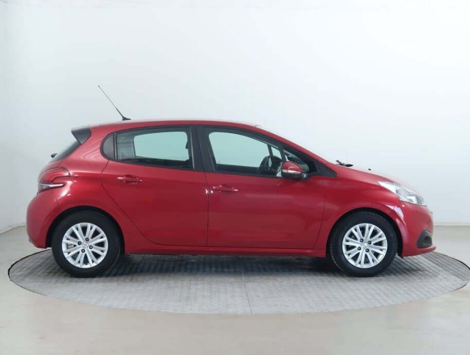 2016 Peugeot 208 - 8