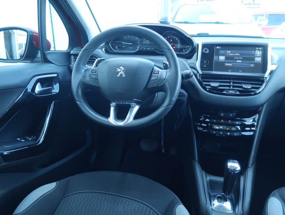 2016 Peugeot 208 - 9