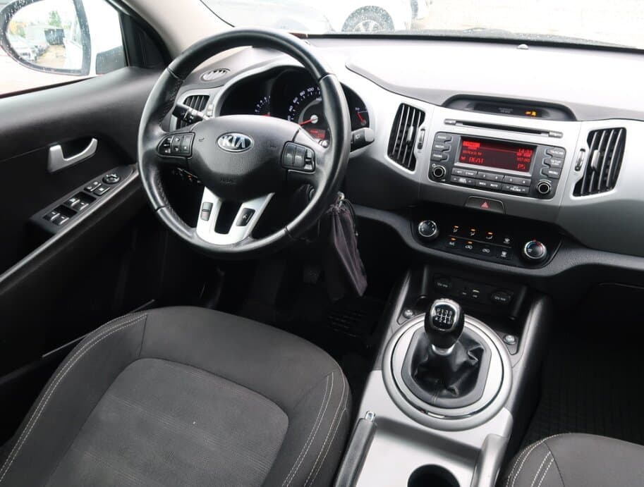 2016 Kia SPORTAGE - 9