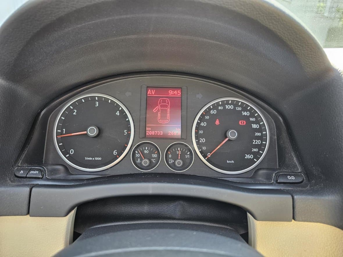 2009 Volkswagen TIGUAN - 11