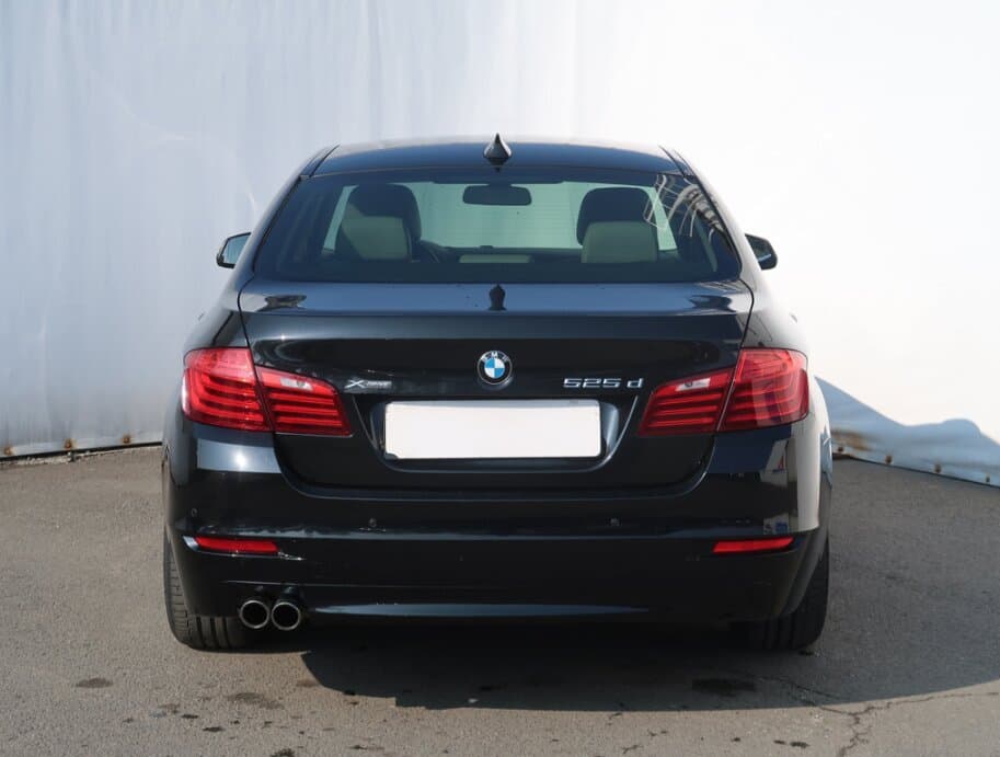2016 BMW 5-SERIES - 6