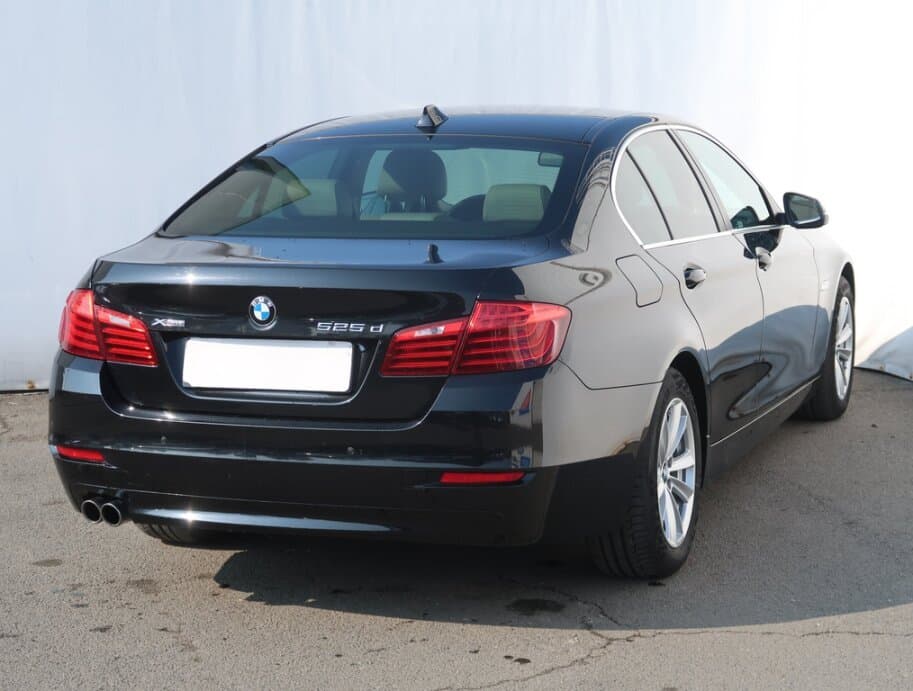 2016 BMW 5-SERIES - 7