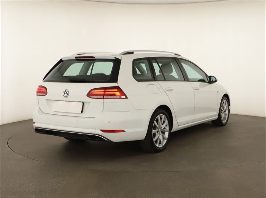 2020 Volkswagen GOLF - 7