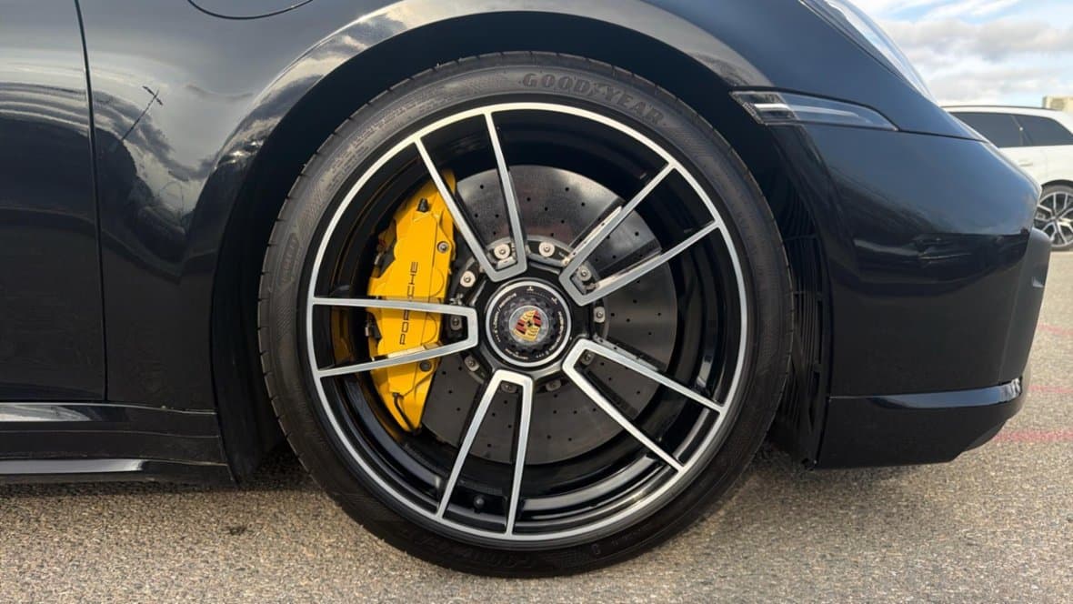 2021 Porsche 911 - 10