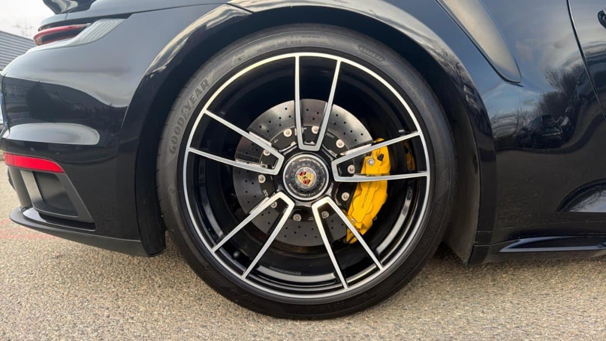 2021 Porsche 911 - 11