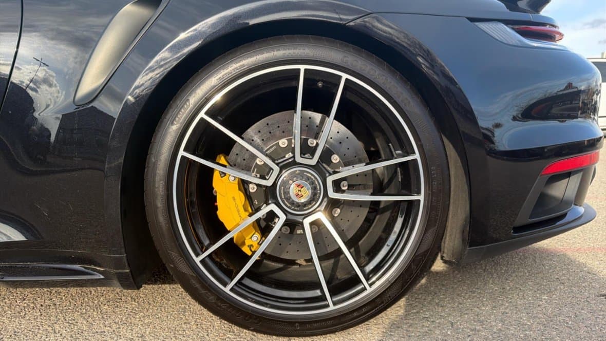 2021 Porsche 911 - 12