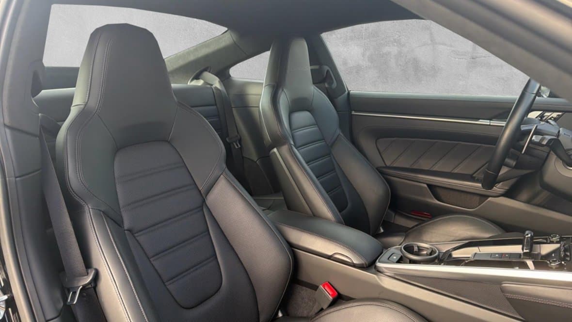 2021 Porsche 911 - 17