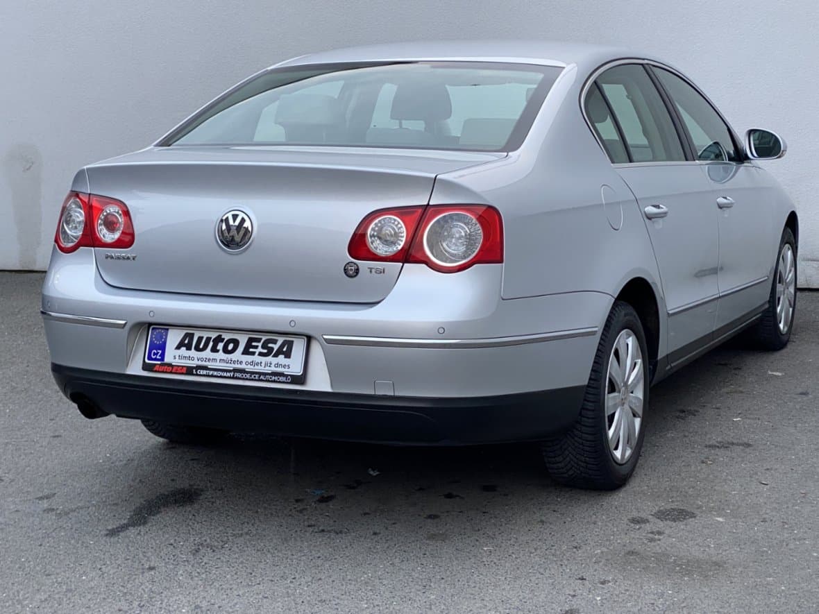 2008 Volkswagen PASSAT - 4