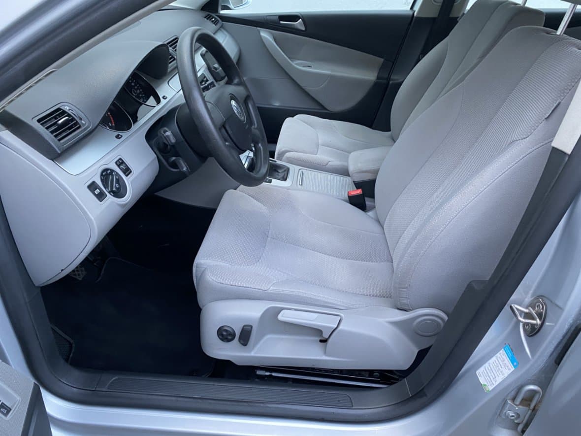 2008 Volkswagen PASSAT - 9