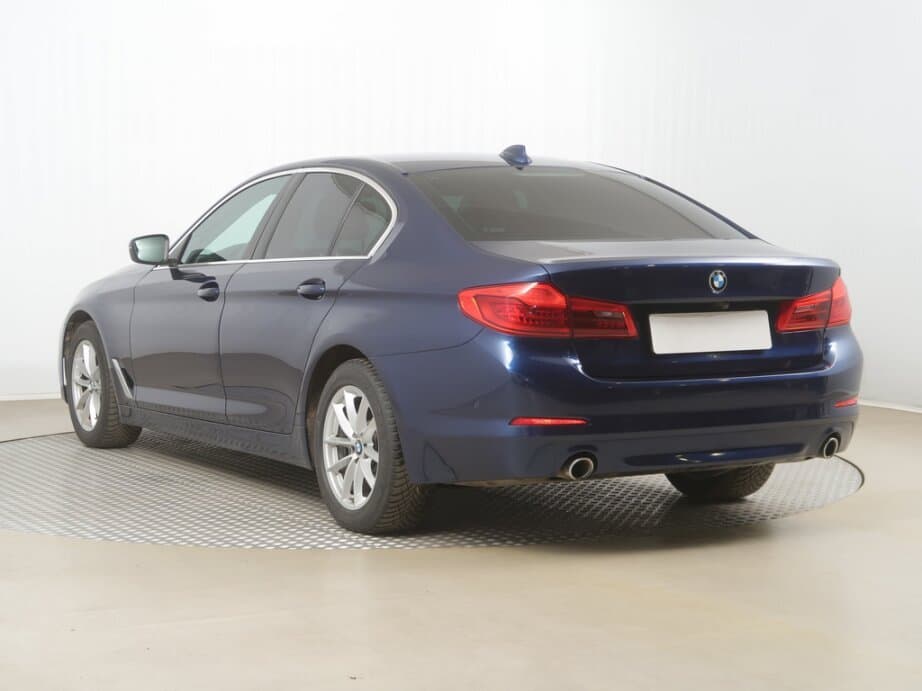 2017 BMW 5-SERIES - 5