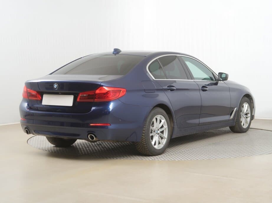 2017 BMW 5-SERIES - 7