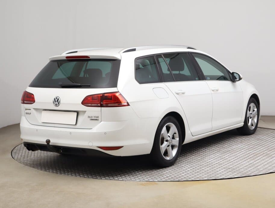 2014 Volkswagen Golf - 7
