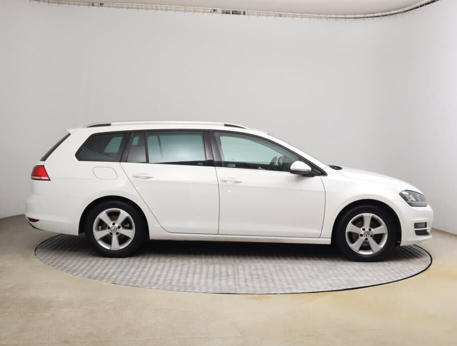 2014 Volkswagen Golf - 8