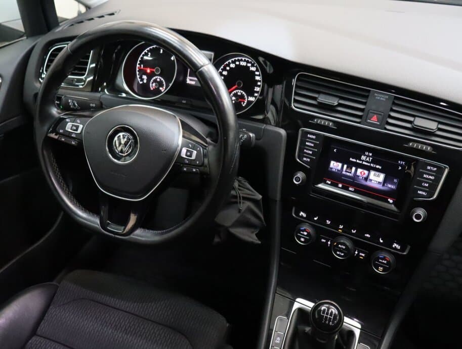 2014 Volkswagen Golf - 9