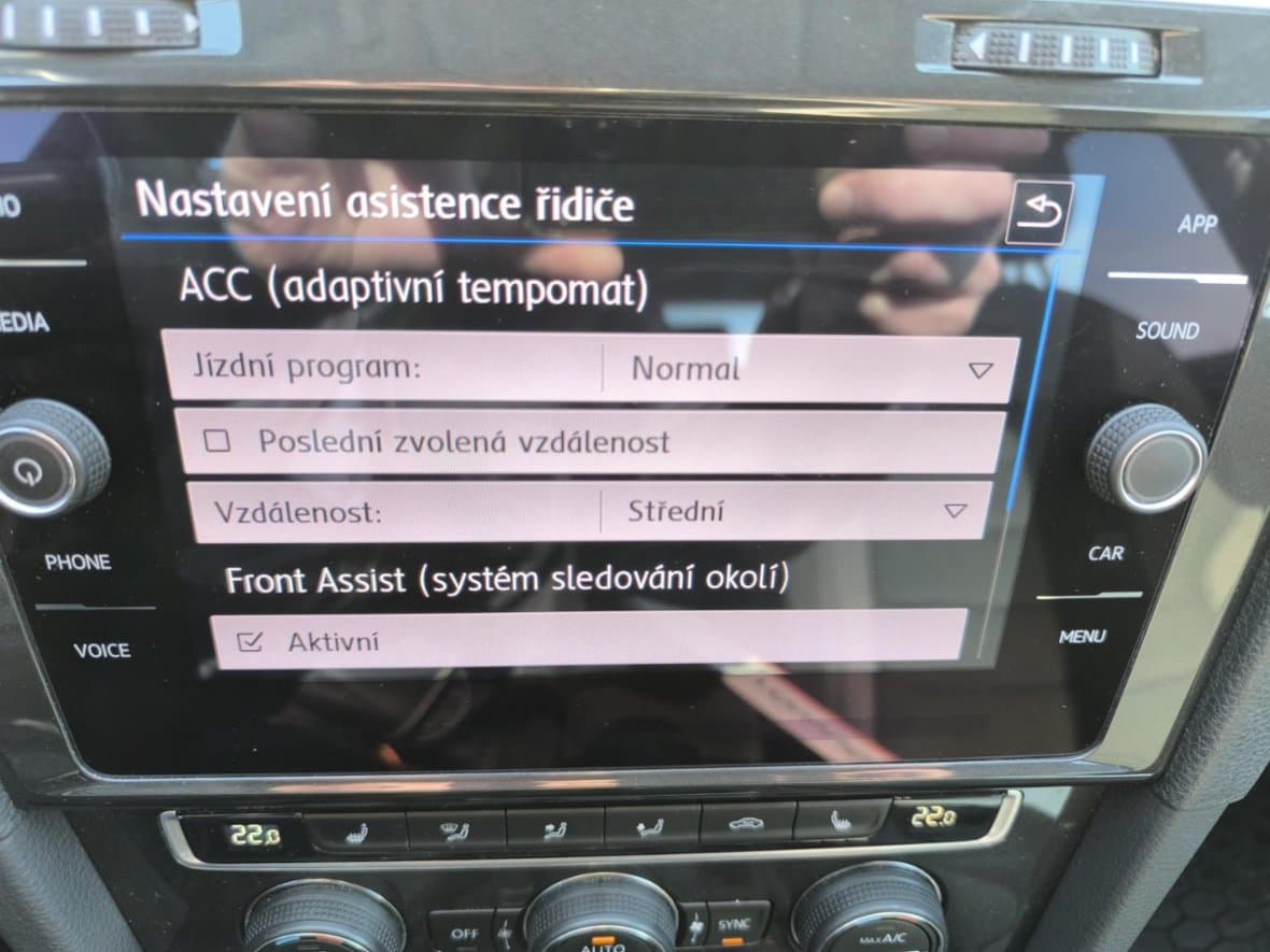 2020 Volkswagen Golf - 12