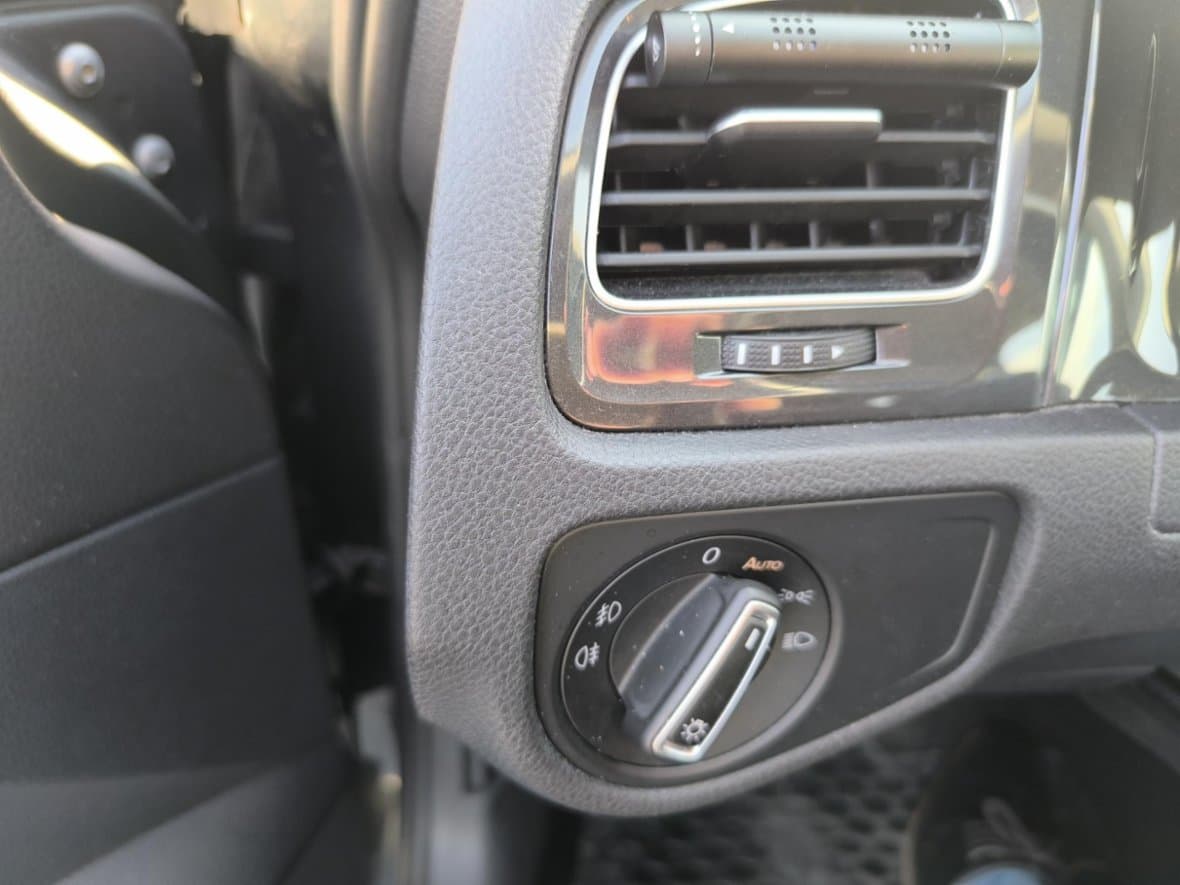 2020 Volkswagen Golf - 18