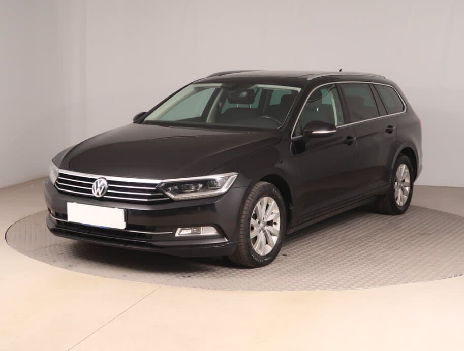 2018 Volkswagen PASSAT - 2