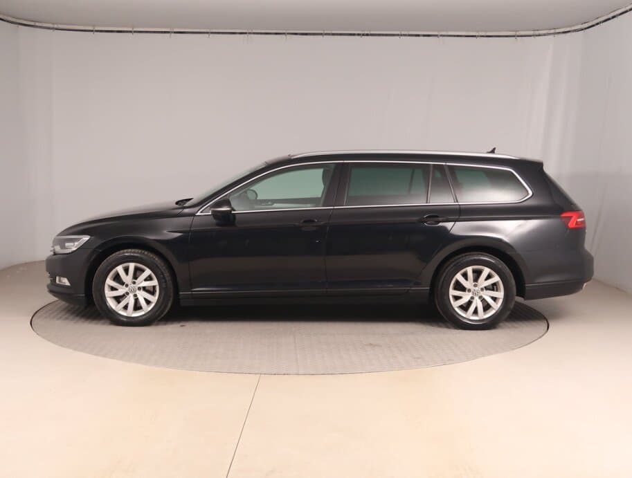 2018 Volkswagen PASSAT - 3