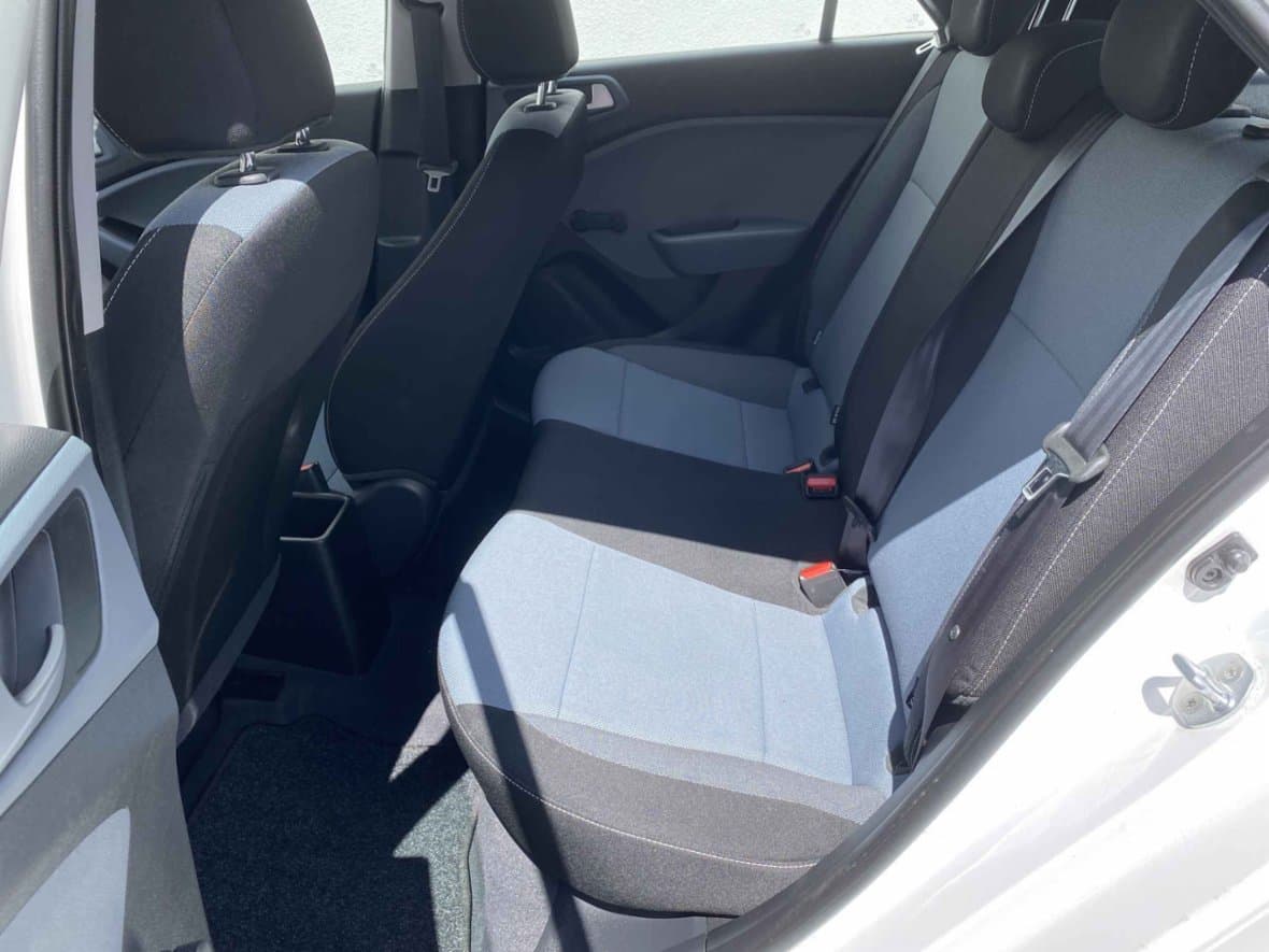 2017 Hyundai i20 - 10