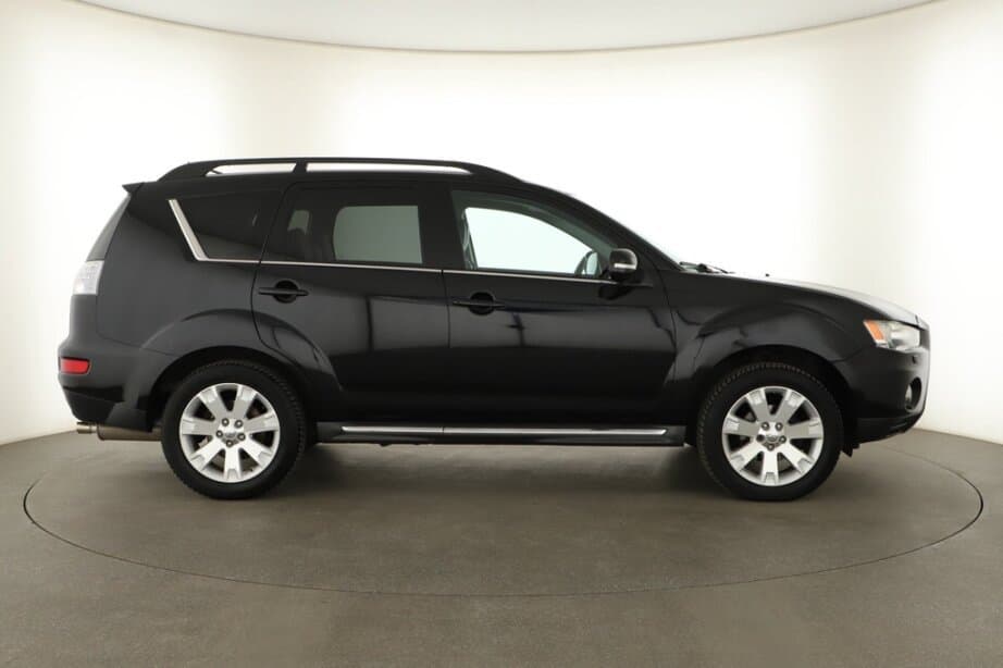 2011 Mitsubishi OUTLANDER - 8