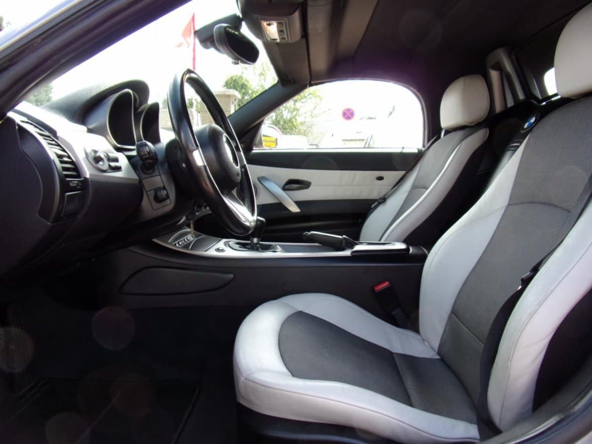 2003 BMW Z4 - 17