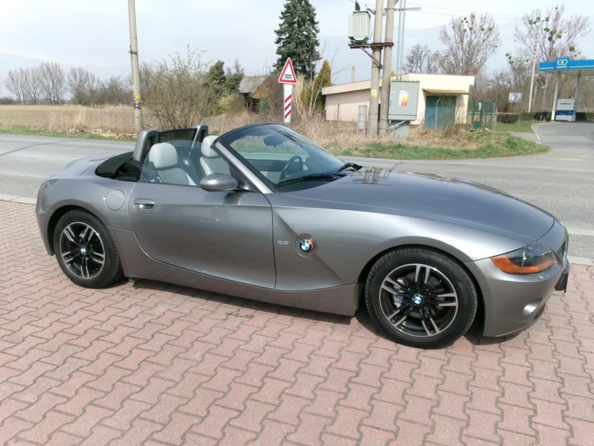 2003 BMW Z4 - 10