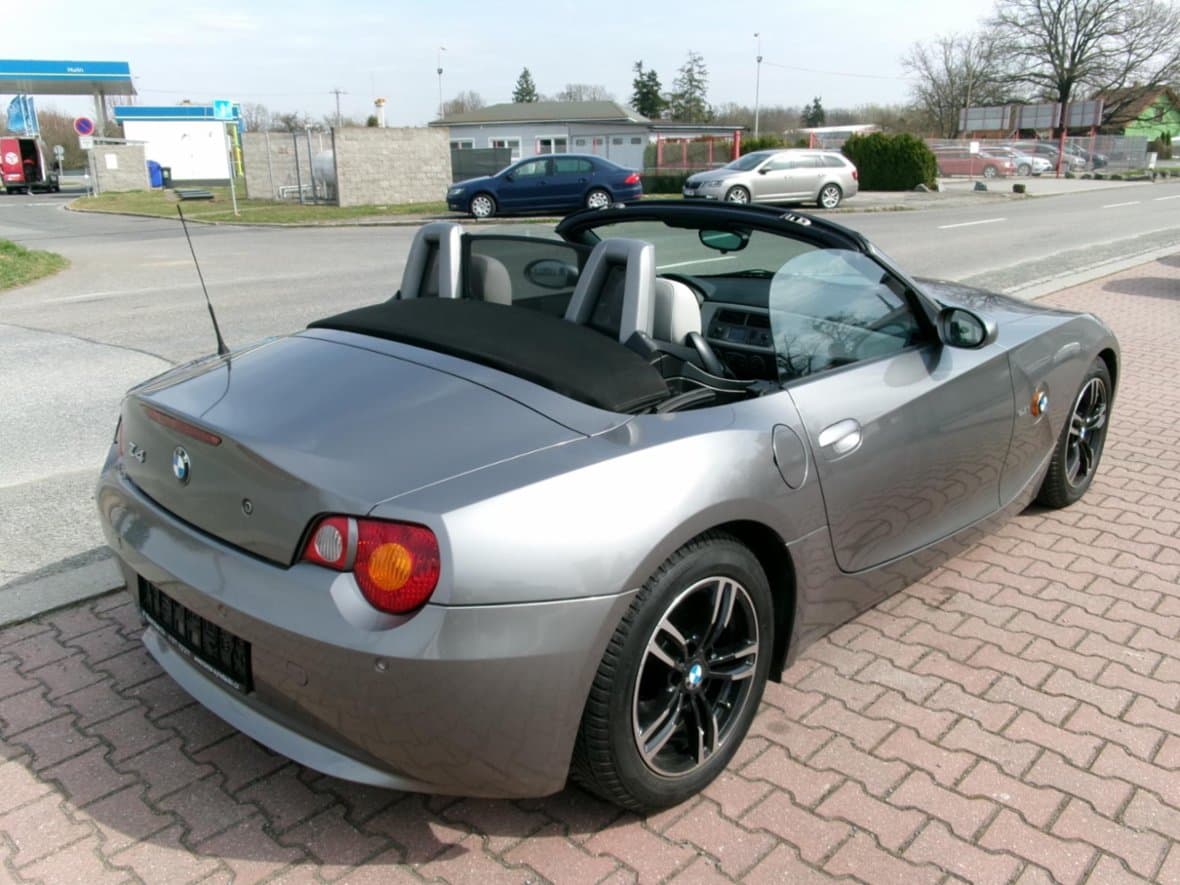 2003 BMW Z4 - 11