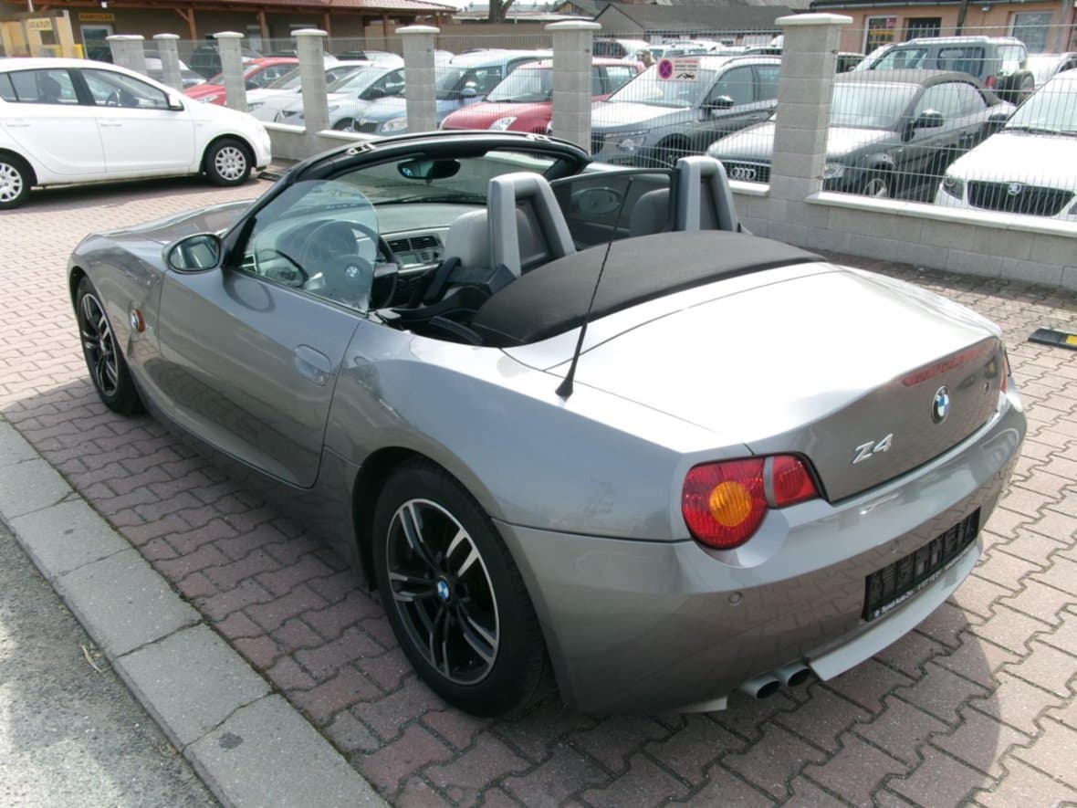 2003 BMW Z4 - 13