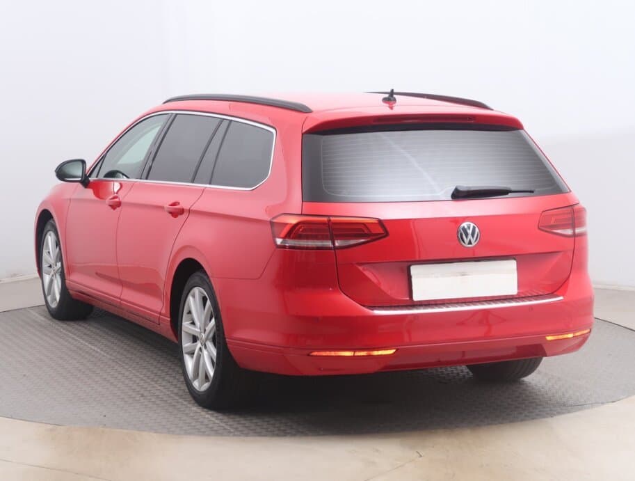 2016 Volkswagen PASSAT - 5