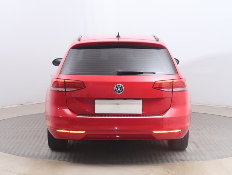 2016 Volkswagen PASSAT - 6