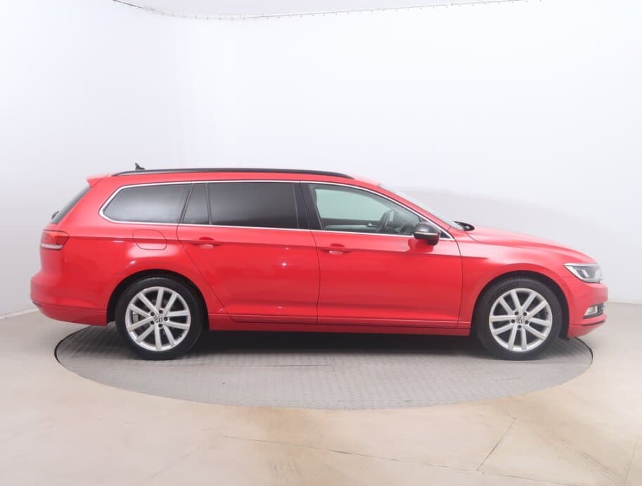 2016 Volkswagen PASSAT - 8