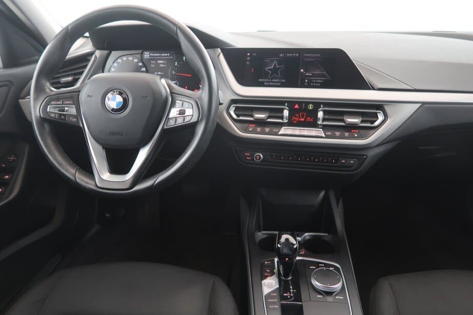 2020 BMW 1-Series - 9