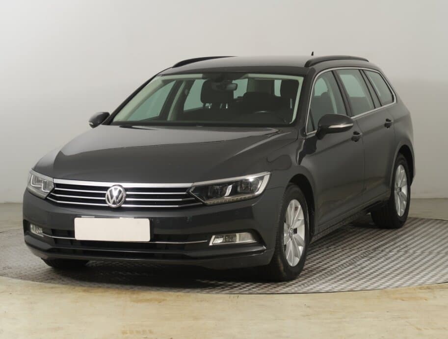 2017 Volkswagen PASSAT - 3