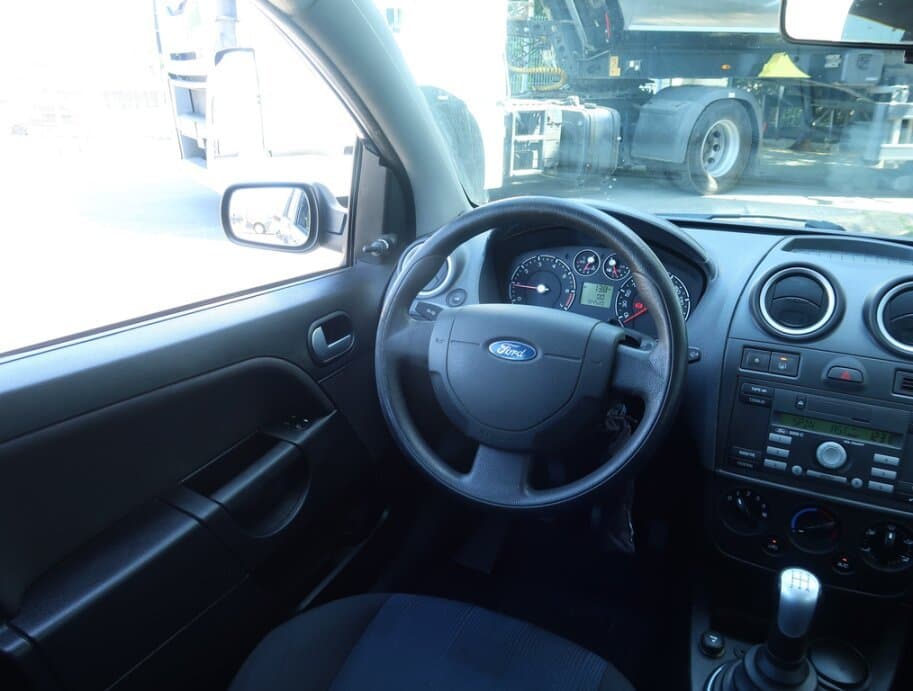 2007 Ford FIESTA - 9