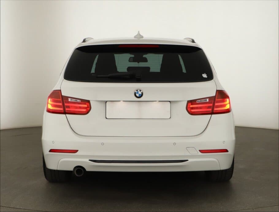 2013 BMW 3-SERIES - 11