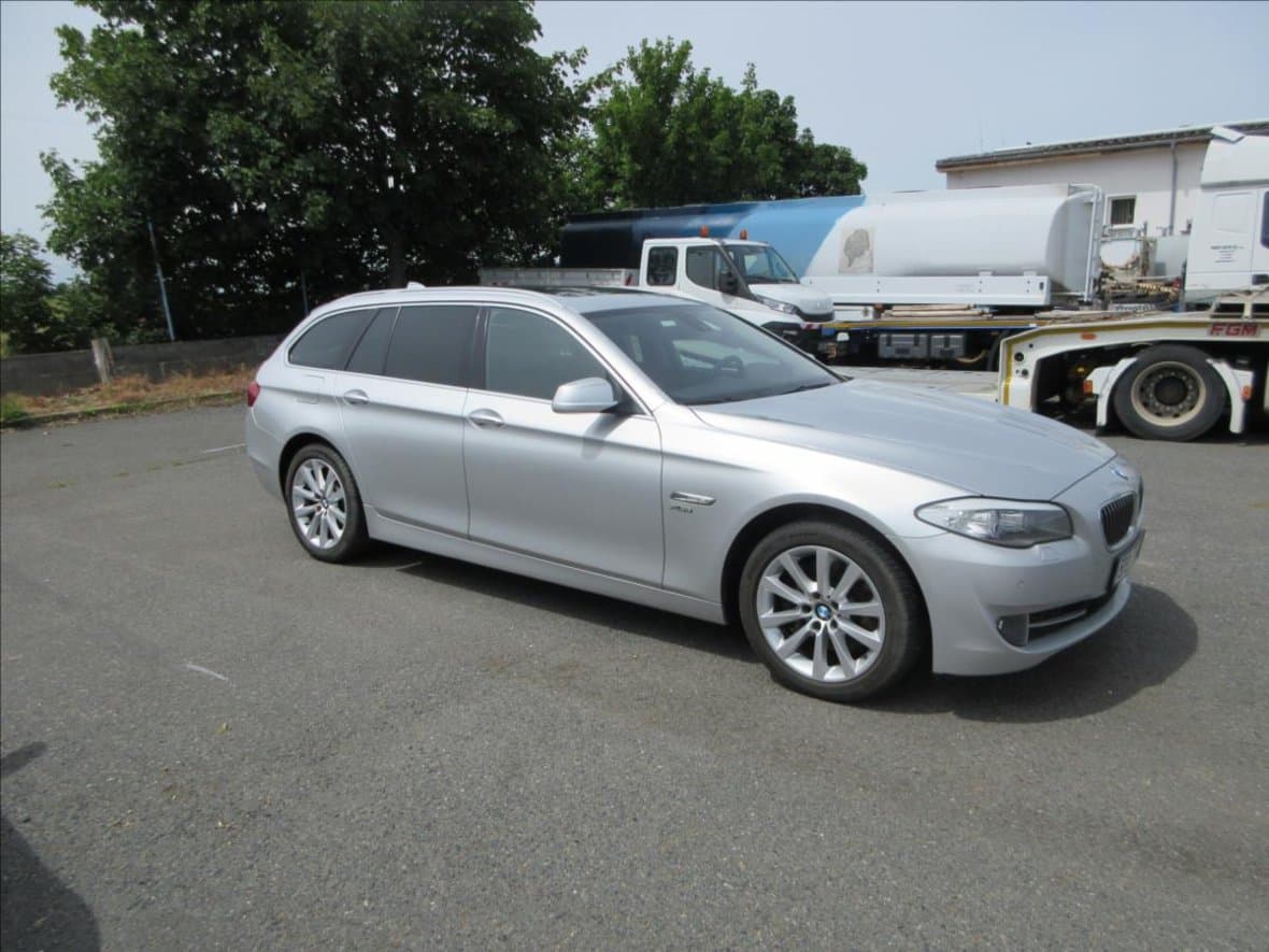 2011 BMW 5-SERIES - 2