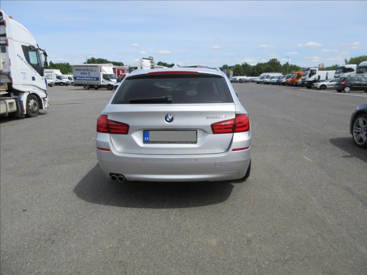 2011 BMW 5-SERIES - 7