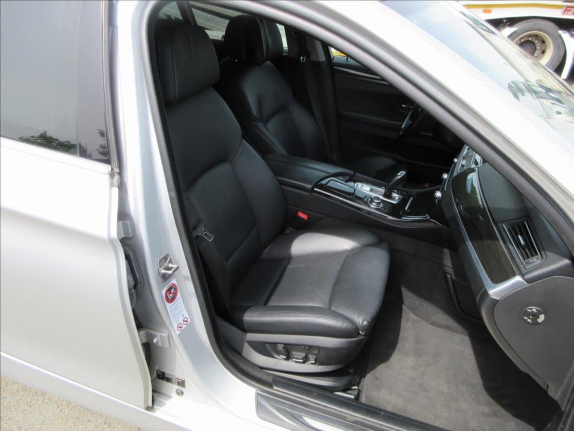 2011 BMW 5-SERIES - 13